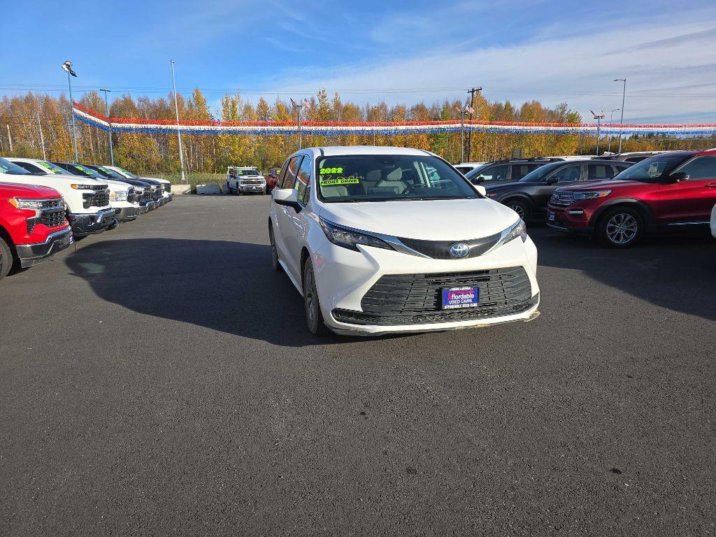 photo of 2022 TOYOTA SIENNA HYBRD LE LE