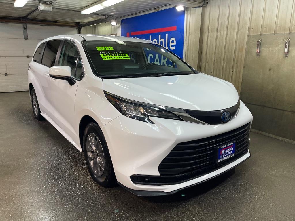 photo of 2022 TOYOTA SIENNA HYBRD LE LE