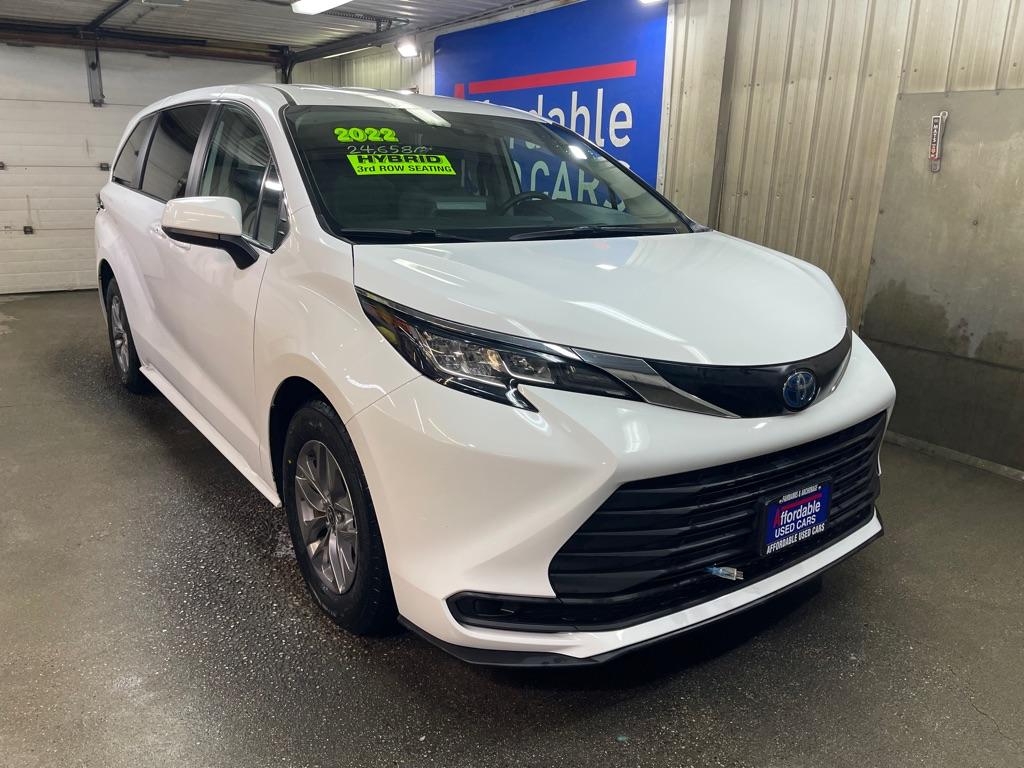 photo of 2022 TOYOTA SIENNA HYBRD LE LE