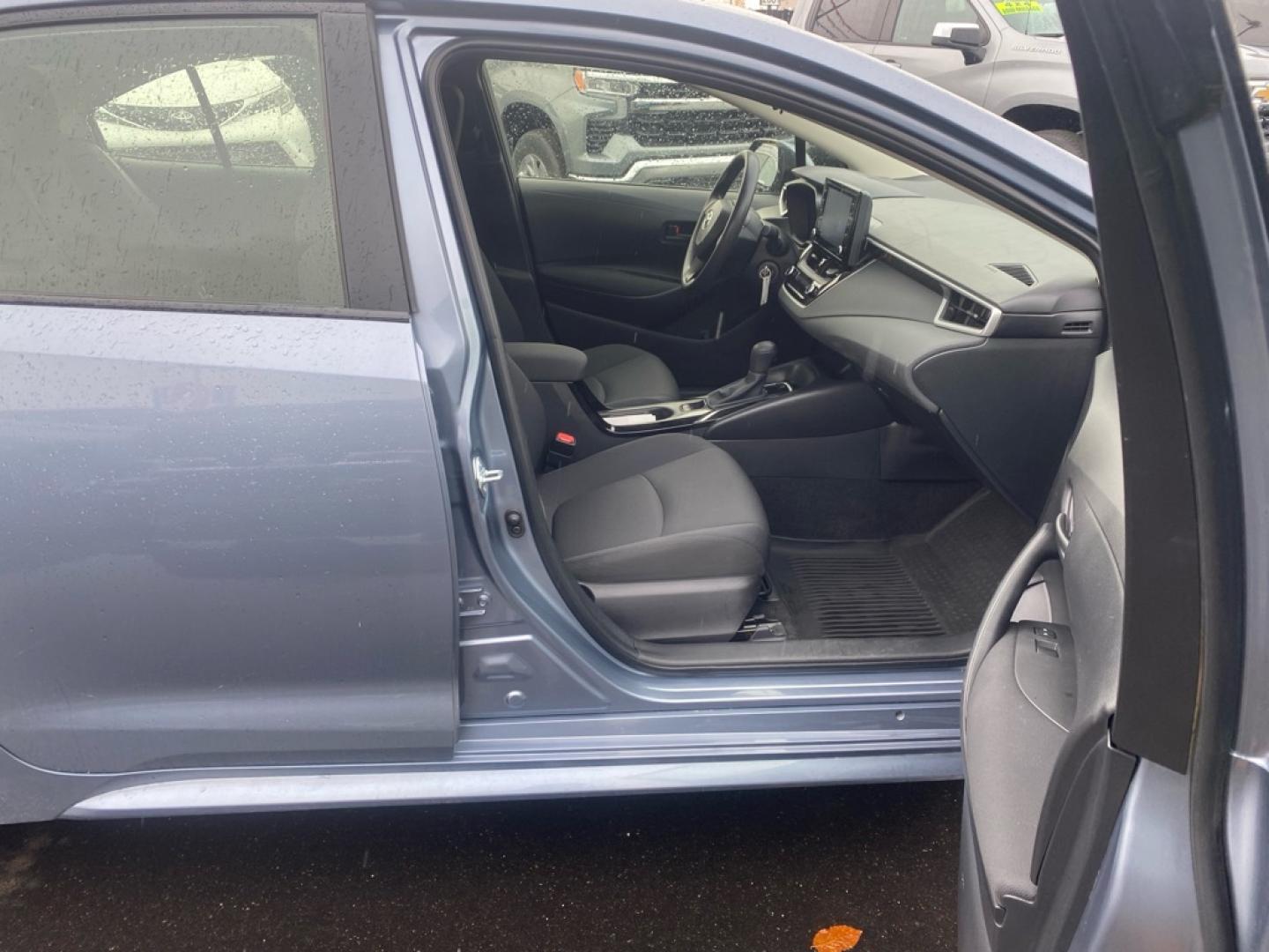 2022 GRAY TOYOTA COROLLA LE LE (JTDEPMAE5NJ) with an 1.8L engine, Continuously Variable transmission, located at 2525 S. Cushman, Fairbanks, AK, 99701, (907) 452-5707, 64.824036, -147.712311- Photo#4