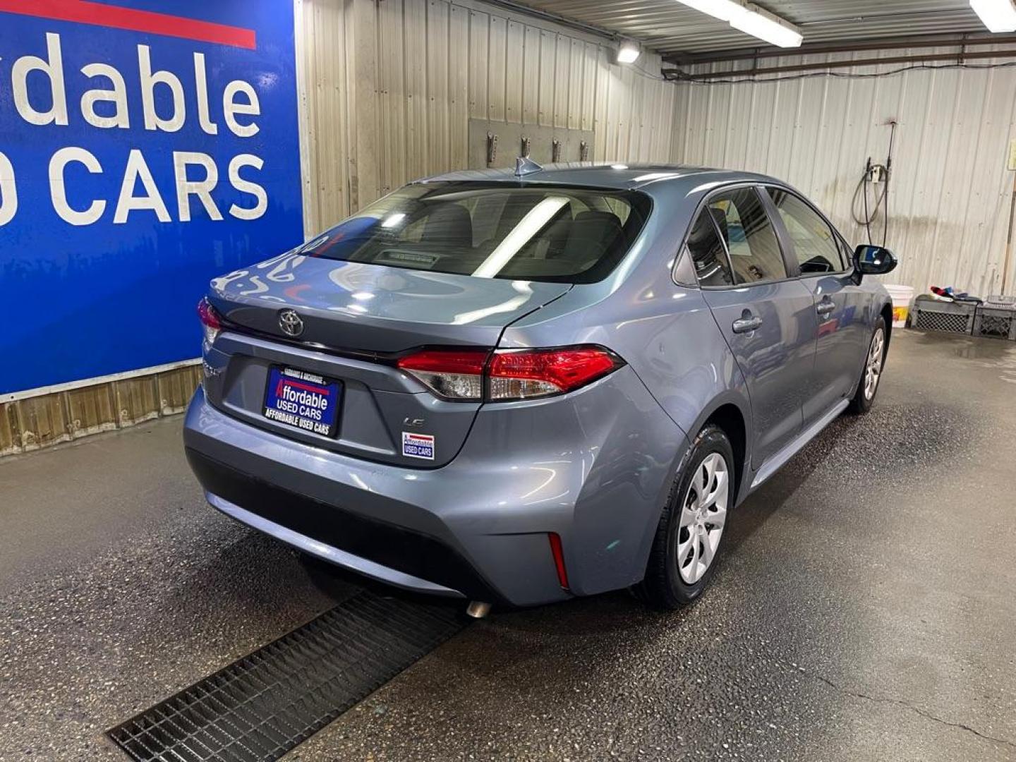 2022 BLUE TOYOTA COROLLA LE LE (JTDEPMAE7NJ) with an 1.8L engine, Continuously Variable transmission, located at 2525 S. Cushman, Fairbanks, AK, 99701, (907) 452-5707, 64.824036, -147.712311 - Photo#2