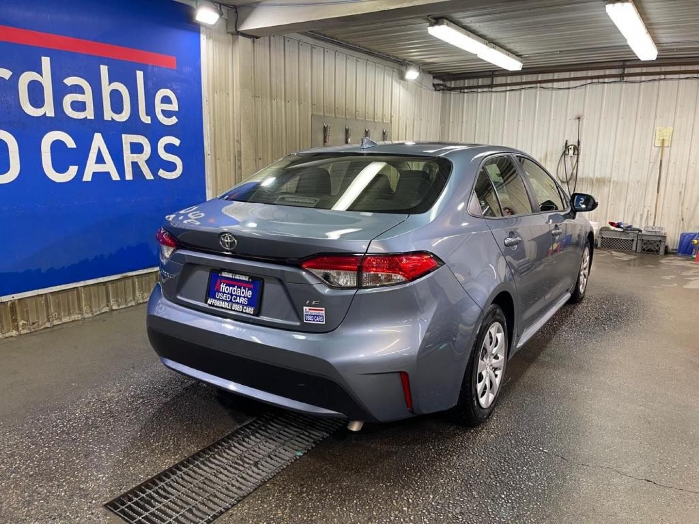 2022 GRAY TOYOTA COROLLA LE LE (JTDEPMAEXNJ) with an 1.8L engine, Continuously Variable transmission, located at 2525 S. Cushman, Fairbanks, AK, 99701, (907) 452-5707, 64.824036, -147.712311 - Photo#2