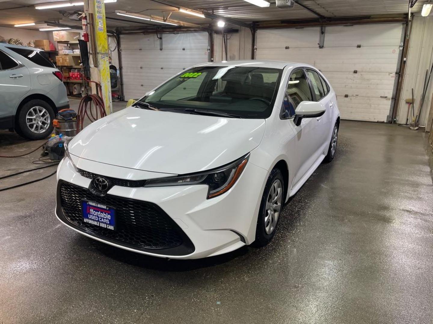 2022 WHITE TOYOTA COROLLA LE LE (JTDEPMAE3N3) with an 1.8L engine, Continuously Variable transmission, located at 2525 S. Cushman, Fairbanks, AK, 99701, (907) 452-5707, 64.824036, -147.712311 - Photo#1