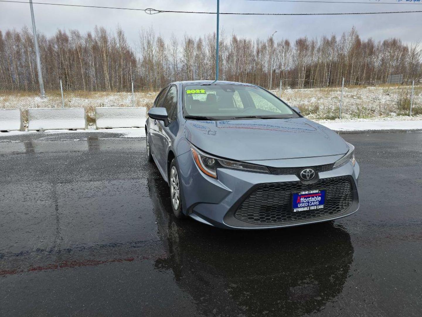 2022 GRAY TOYOTA COROLLA LE LE (JTDEPMAE8NJ) with an 1.8L engine, Continuously Variable transmission, located at 2525 S. Cushman, Fairbanks, AK, 99701, (907) 452-5707, 64.824036, -147.712311 - Photo#0