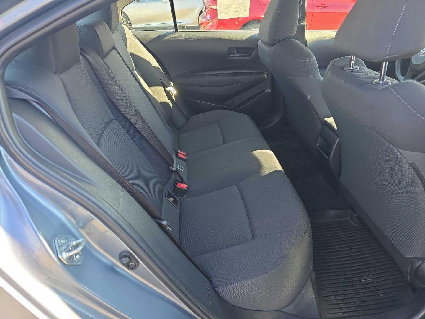 2022 GRAY TOYOTA COROLLA LE LE (JTDEPMAE8NJ) with an 1.8L engine, Continuously Variable transmission, located at 2525 S. Cushman, Fairbanks, AK, 99701, (907) 452-5707, 64.824036, -147.712311 - Photo#4