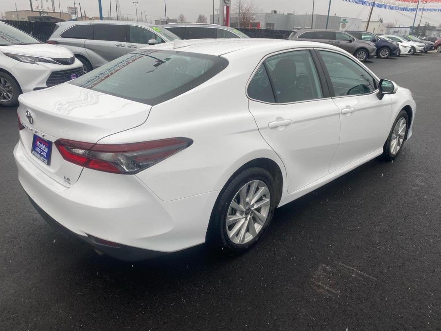 2022 WHITE TOYOTA CAMRY AWD LE LE (4T1C11BKXNU) with an 2.5L engine, Automatic transmission, located at 2525 S. Cushman, Fairbanks, AK, 99701, (907) 452-5707, 64.824036, -147.712311 - Photo#2