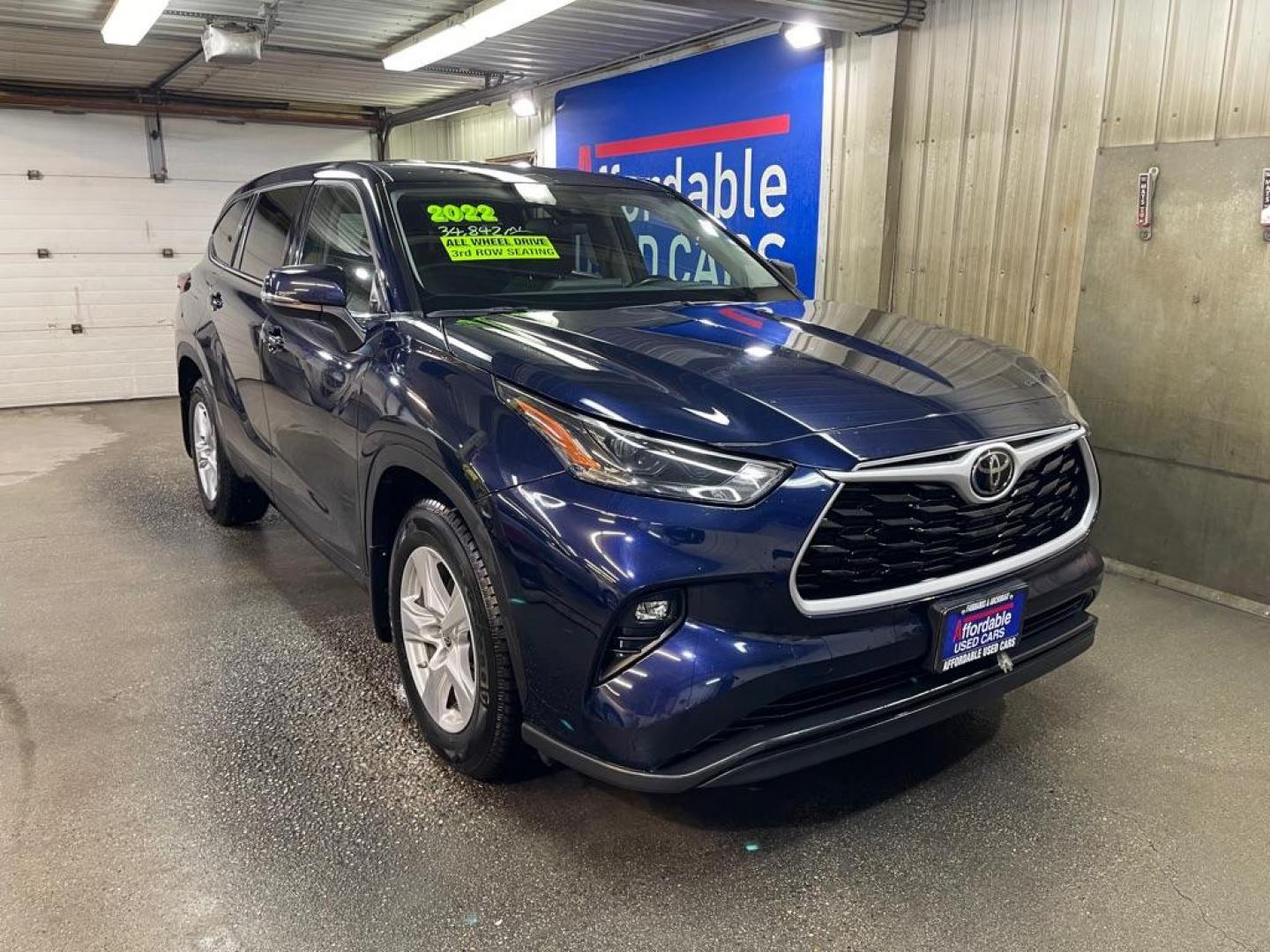 2022 BLUE TOYOTA HIGHLANDER LE L (5TDBZRBH2NS) with an 3.5L engine, Automatic transmission, located at 2525 S. Cushman, Fairbanks, AK, 99701, (907) 452-5707, 64.824036, -147.712311 - Photo#0