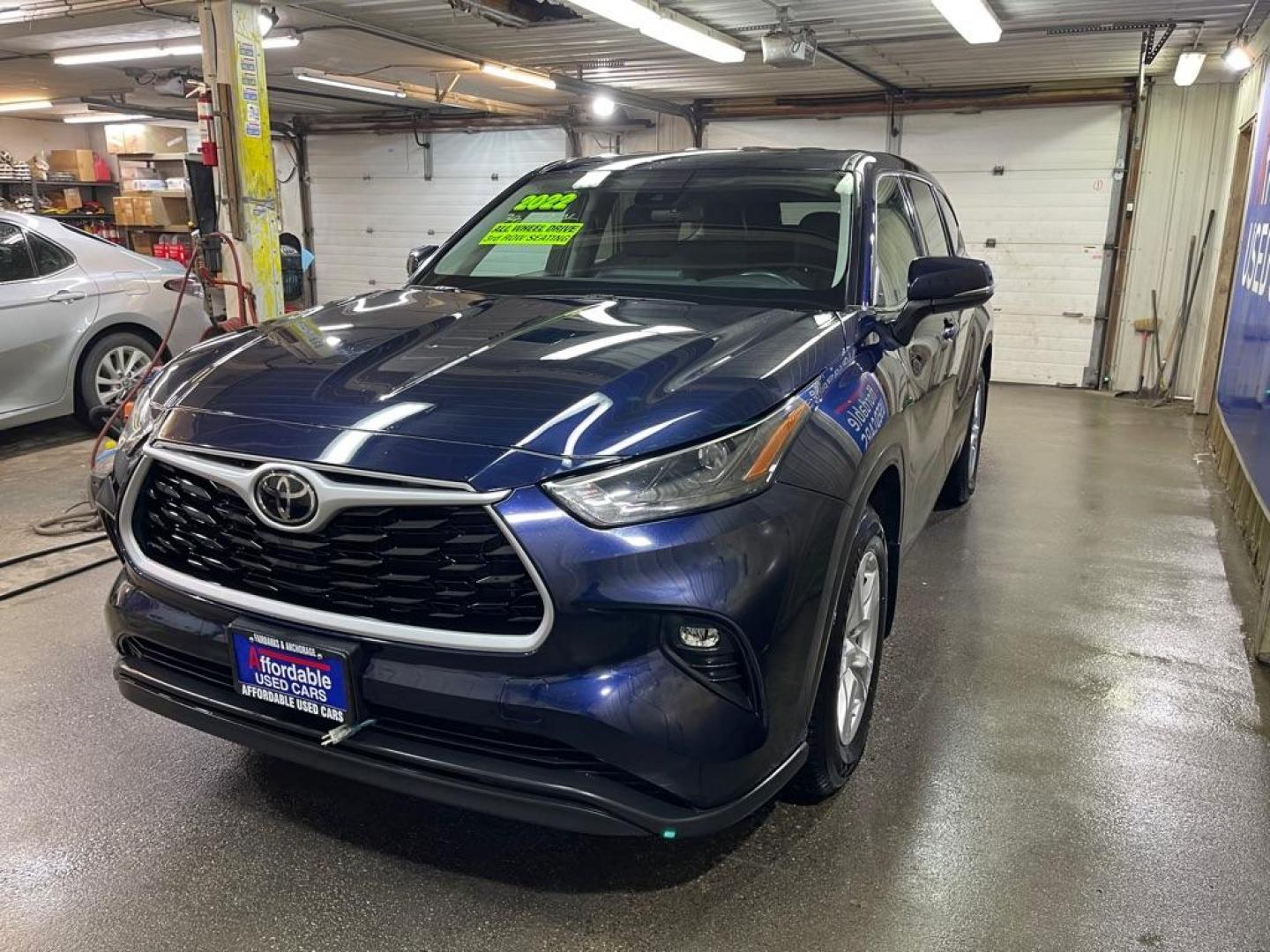 2022 BLUE TOYOTA HIGHLANDER LE L (5TDBZRBH2NS) with an 3.5L engine, Automatic transmission, located at 2525 S. Cushman, Fairbanks, AK, 99701, (907) 452-5707, 64.824036, -147.712311 - Photo#1