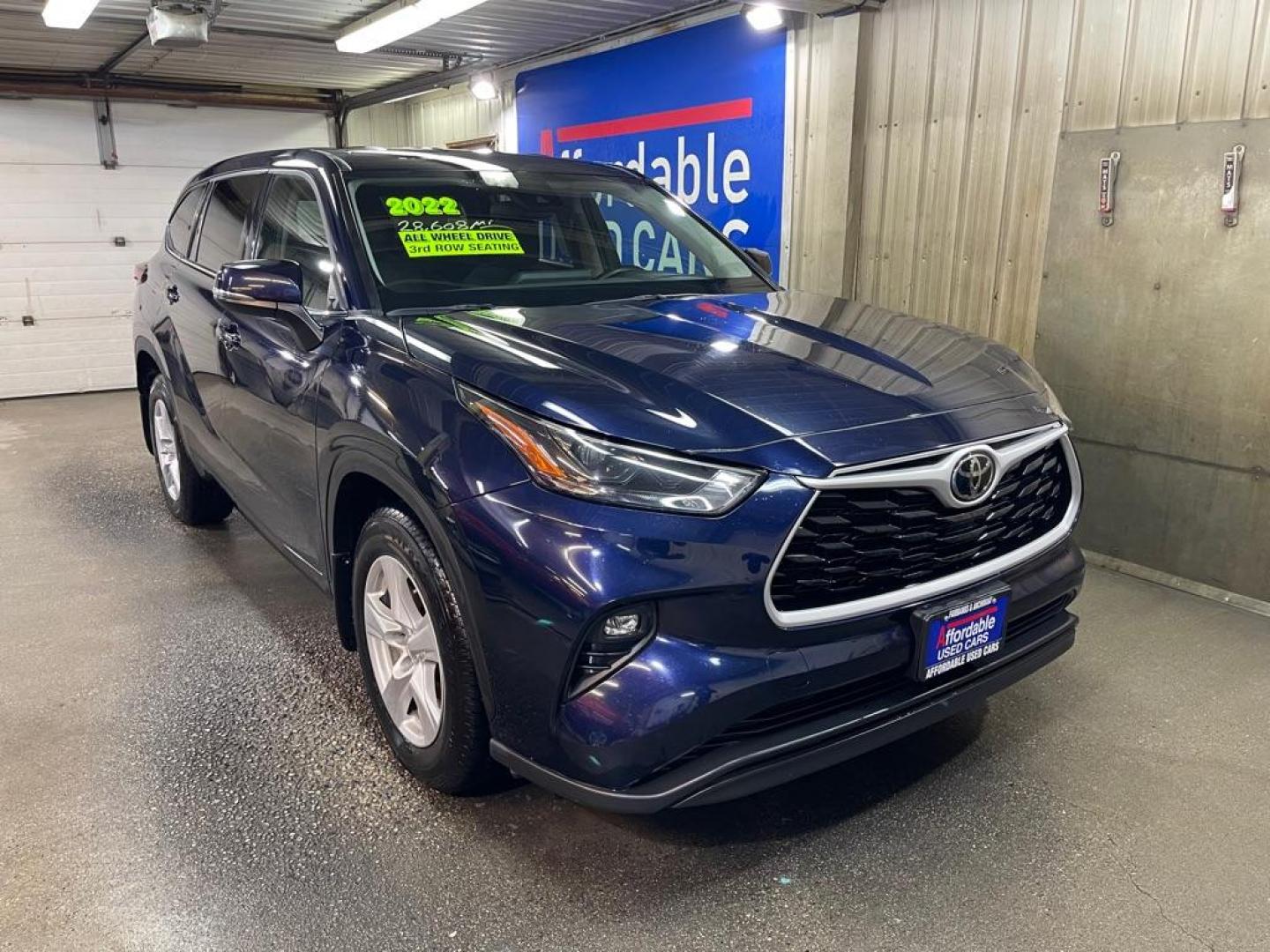 2022 BLUE TOYOTA HIGHLANDER LE L (5TDBZRBH6NS) with an 3.5L engine, Automatic transmission, located at 2525 S. Cushman, Fairbanks, AK, 99701, (907) 452-5707, 64.824036, -147.712311 - Photo#0