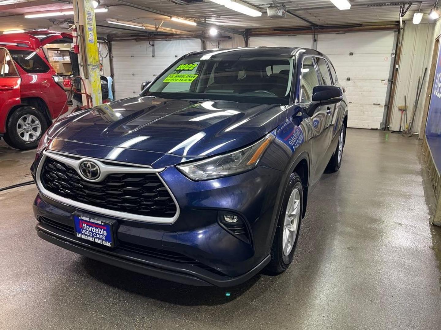 2022 BLUE TOYOTA HIGHLANDER LE L (5TDBZRBH6NS) with an 3.5L engine, Automatic transmission, located at 2525 S. Cushman, Fairbanks, AK, 99701, (907) 452-5707, 64.824036, -147.712311 - Photo#1