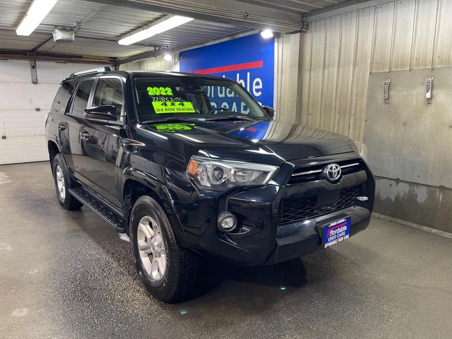 2022 BLACK TOYOTA 4RUNNER SR5 SR5/SR5 PREMIUM (JTEMU5JR8N6) with an 4.0L engine, Automatic transmission, located at 2525 S. Cushman, Fairbanks, AK, 99701, (907) 452-5707, 64.824036, -147.712311 - Photo#0