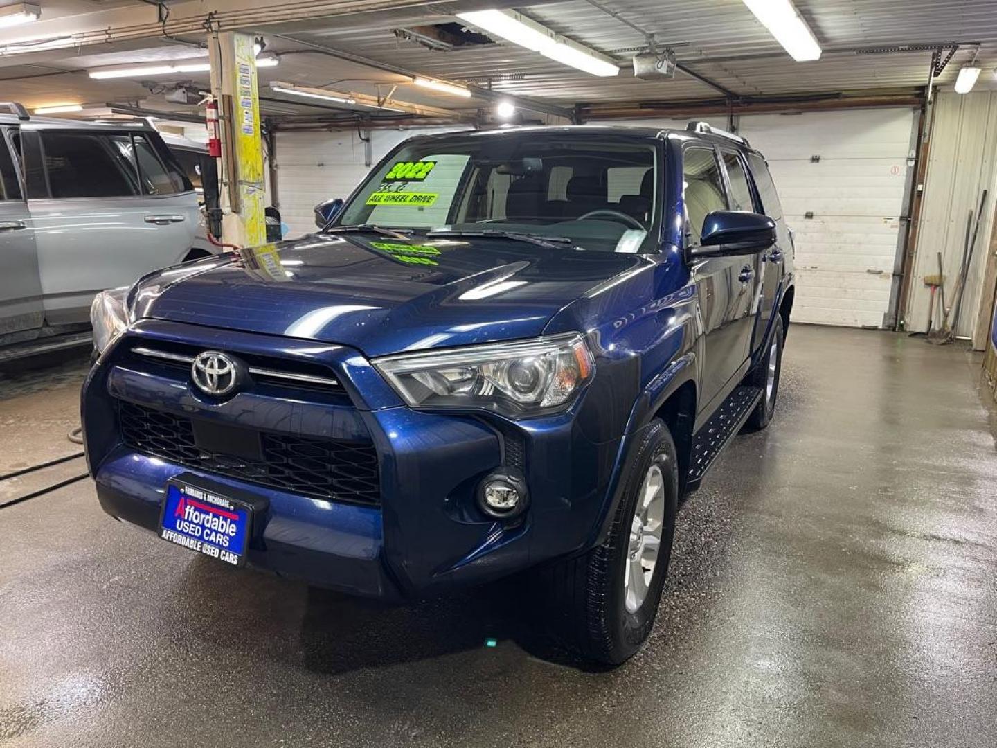 2022 BLUE TOYOTA 4RUNNER SR5 SR5/SR5 PREMIUM (JTEMU5JR5N6) with an 4.0L engine, Automatic transmission, located at 2525 S. Cushman, Fairbanks, AK, 99701, (907) 452-5707, 64.824036, -147.712311 - Photo#1