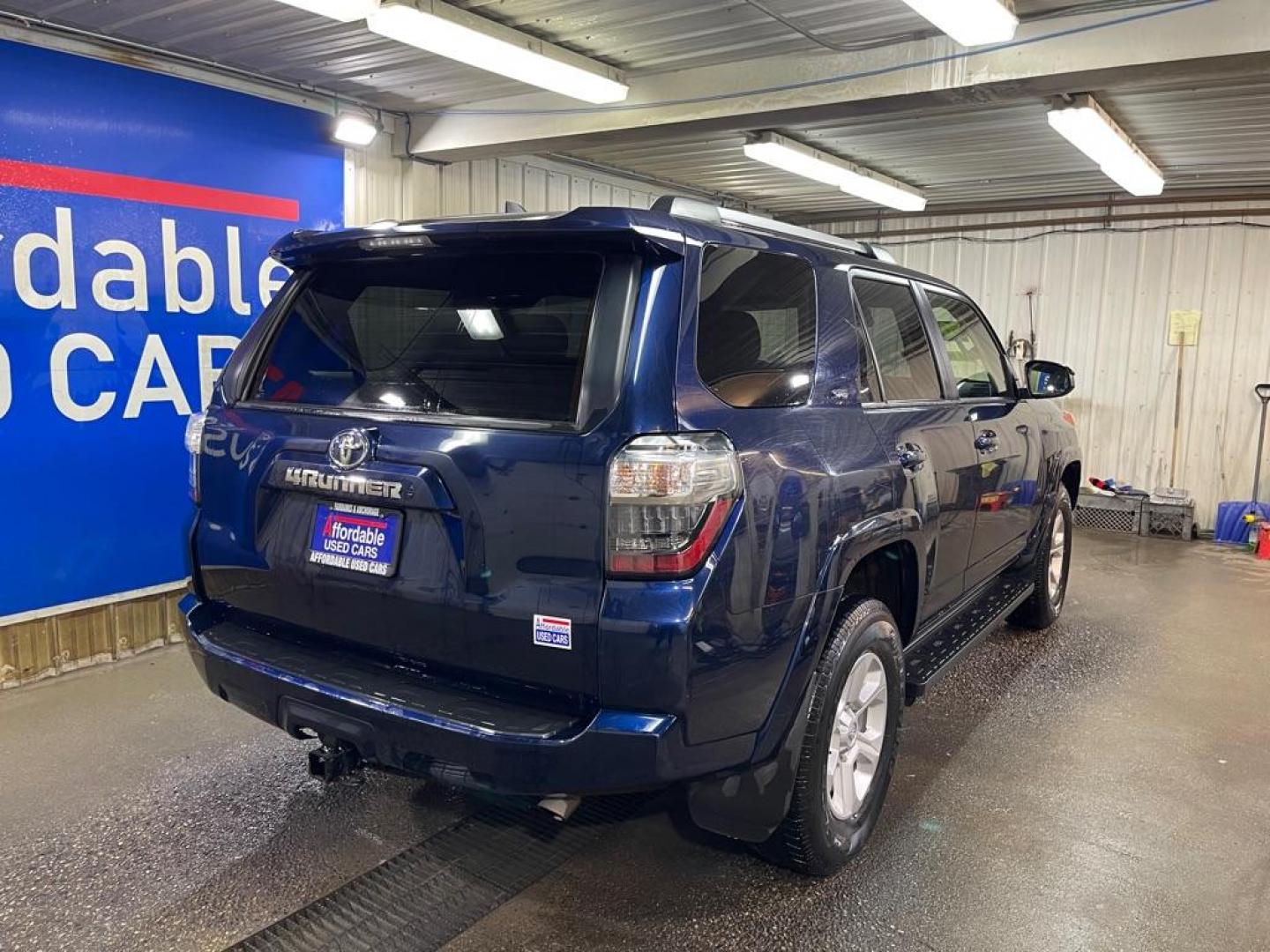 2022 BLUE TOYOTA 4RUNNER SR5 SR5/SR5 PREMIUM (JTEMU5JR5N6) with an 4.0L engine, Automatic transmission, located at 2525 S. Cushman, Fairbanks, AK, 99701, (907) 452-5707, 64.824036, -147.712311 - Photo#2