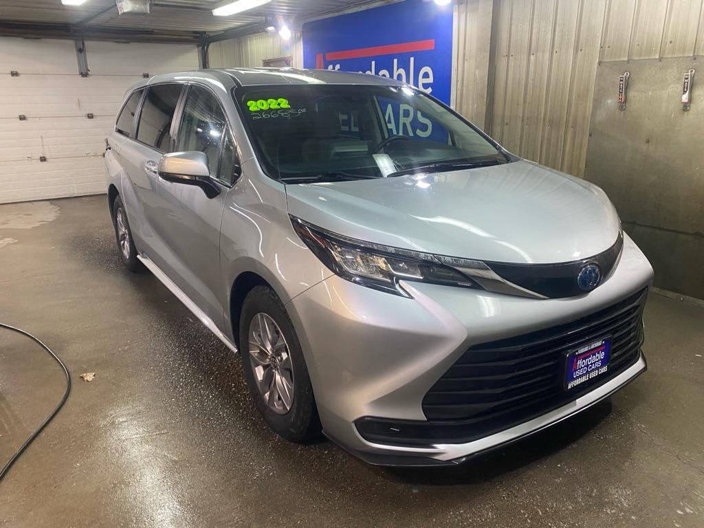 photo of 2022 TOYOTA SIENNA HYBRD LE LE