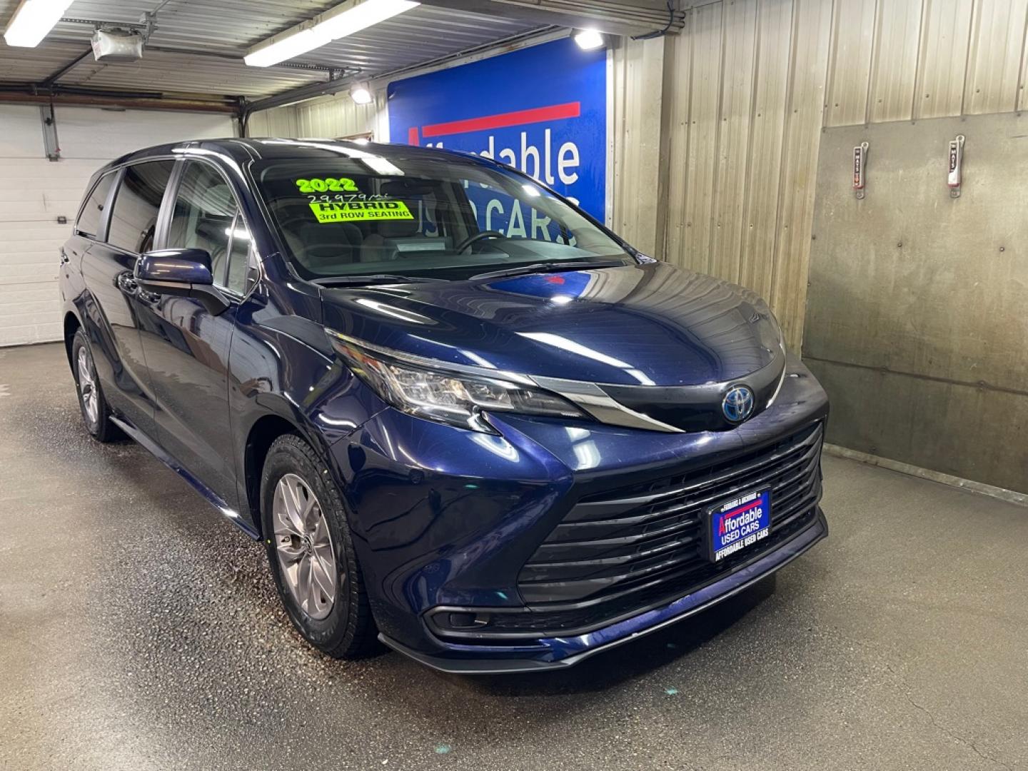 2022 BLUE TOYOTA SIENNA HYBRD LE LE (5TDKRKECXNS) with an 2.5L engine, Continuously Variable transmission, located at 2525 S. Cushman, Fairbanks, AK, 99701, (907) 452-5707, 64.824036, -147.712311- Photo#0