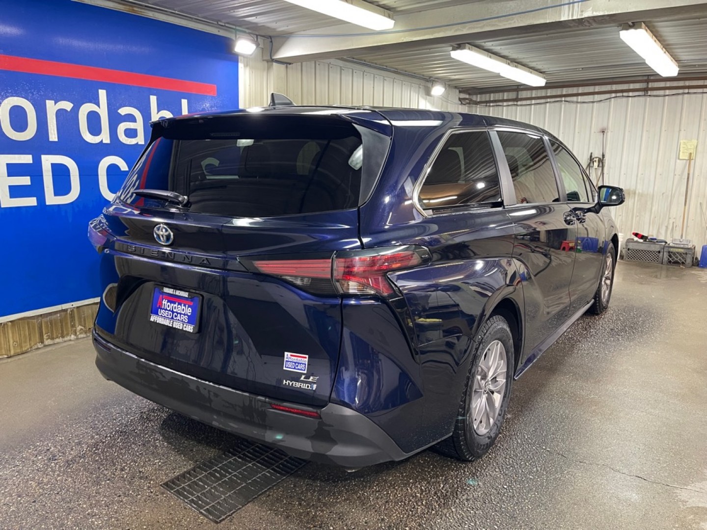 2022 BLUE TOYOTA SIENNA HYBRD LE LE (5TDKRKECXNS) with an 2.5L engine, Continuously Variable transmission, located at 2525 S. Cushman, Fairbanks, AK, 99701, (907) 452-5707, 64.824036, -147.712311- Photo#2