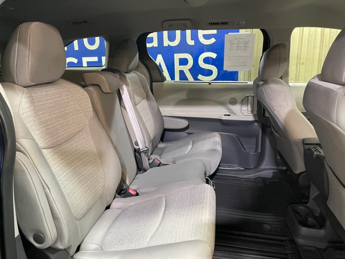 2022 BLUE TOYOTA SIENNA HYBRD LE LE (5TDKRKECXNS) with an 2.5L engine, Continuously Variable transmission, located at 2525 S. Cushman, Fairbanks, AK, 99701, (907) 452-5707, 64.824036, -147.712311- Photo#4