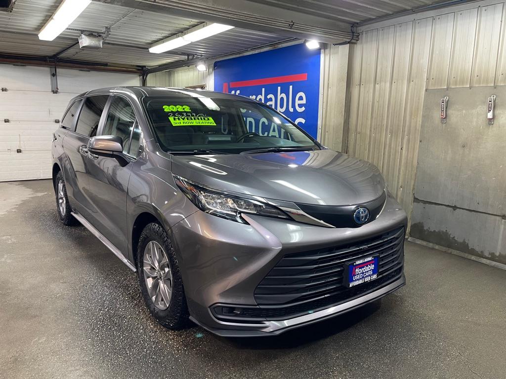 photo of 2022 TOYOTA SIENNA HYBRD LE LE