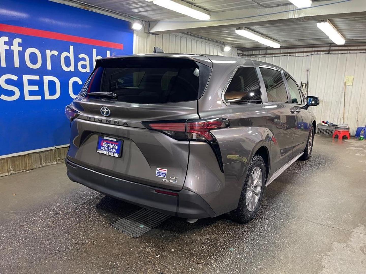 2022 GRAY TOYOTA SIENNA HYBRD LE LE (5TDKRKEC3NS) with an 2.5L engine, Continuously Variable transmission, located at 2525 S. Cushman, Fairbanks, AK, 99701, (907) 452-5707, 64.824036, -147.712311 - Photo#2