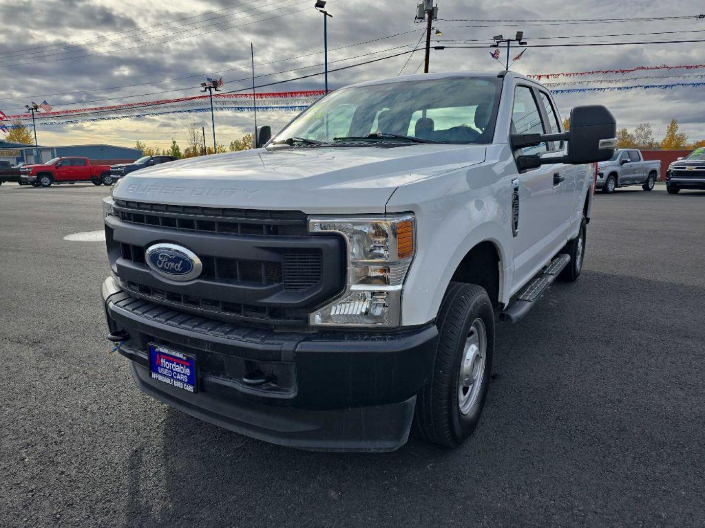 2022 WHITE FORD F250 SUPER DUTY (1FT7X2B68NE) with an 6.2L engine, Automatic transmission, located at 2525 S. Cushman, Fairbanks, AK, 99701, (907) 452-5707, 64.824036, -147.712311 - Photo#3