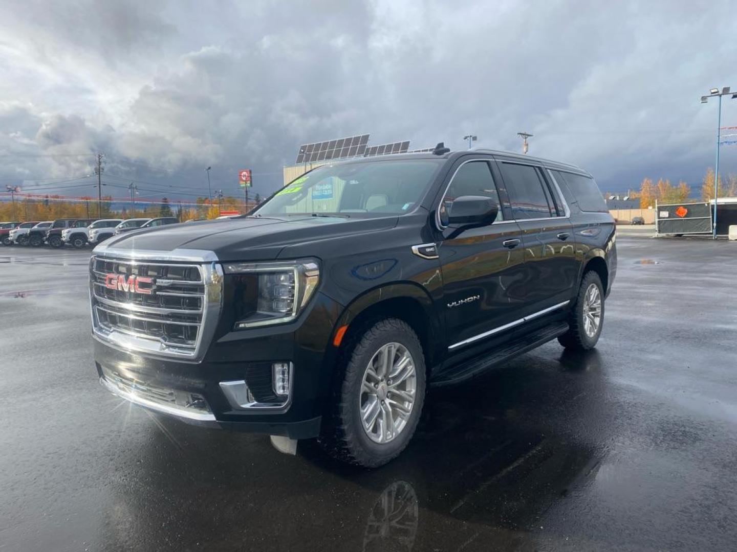 2023 BLACK GMC YUKON XL 1500 SLT (1GKS2GKD6PR) with an 5.3L engine, Automatic transmission, located at 2525 S. Cushman, Fairbanks, AK, 99701, (907) 452-5707, 64.824036, -147.712311 - Photo#0