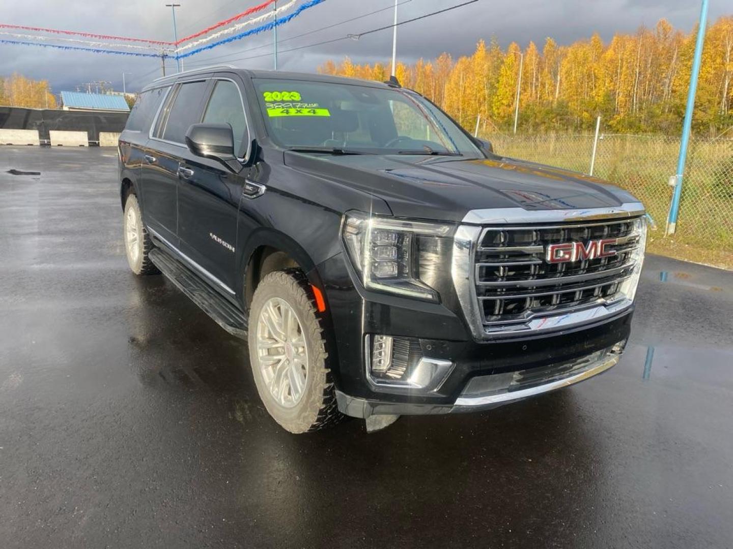 2023 BLACK GMC YUKON XL 1500 SLT (1GKS2GKD6PR) with an 5.3L engine, Automatic transmission, located at 2525 S. Cushman, Fairbanks, AK, 99701, (907) 452-5707, 64.824036, -147.712311 - Photo#1