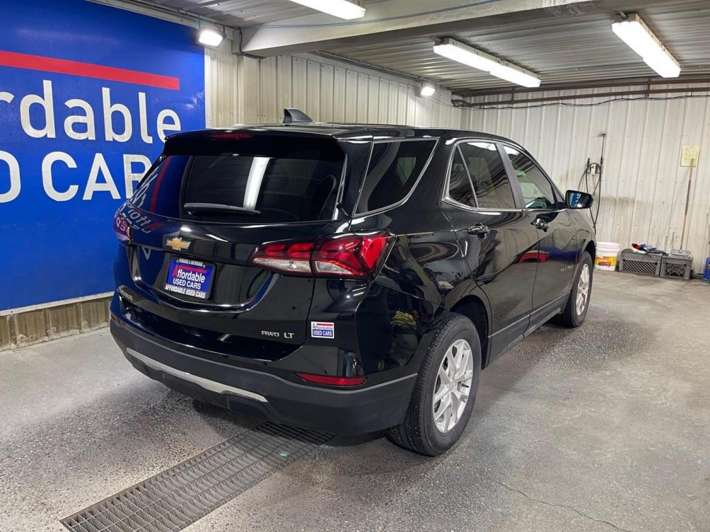 2022 BLACK CHEVROLET EQUINOX LT (3GNAXUEV0NL) with an 1.5L engine, Automatic transmission, located at 2525 S. Cushman, Fairbanks, AK, 99701, (907) 452-5707, 64.824036, -147.712311 - Photo#2