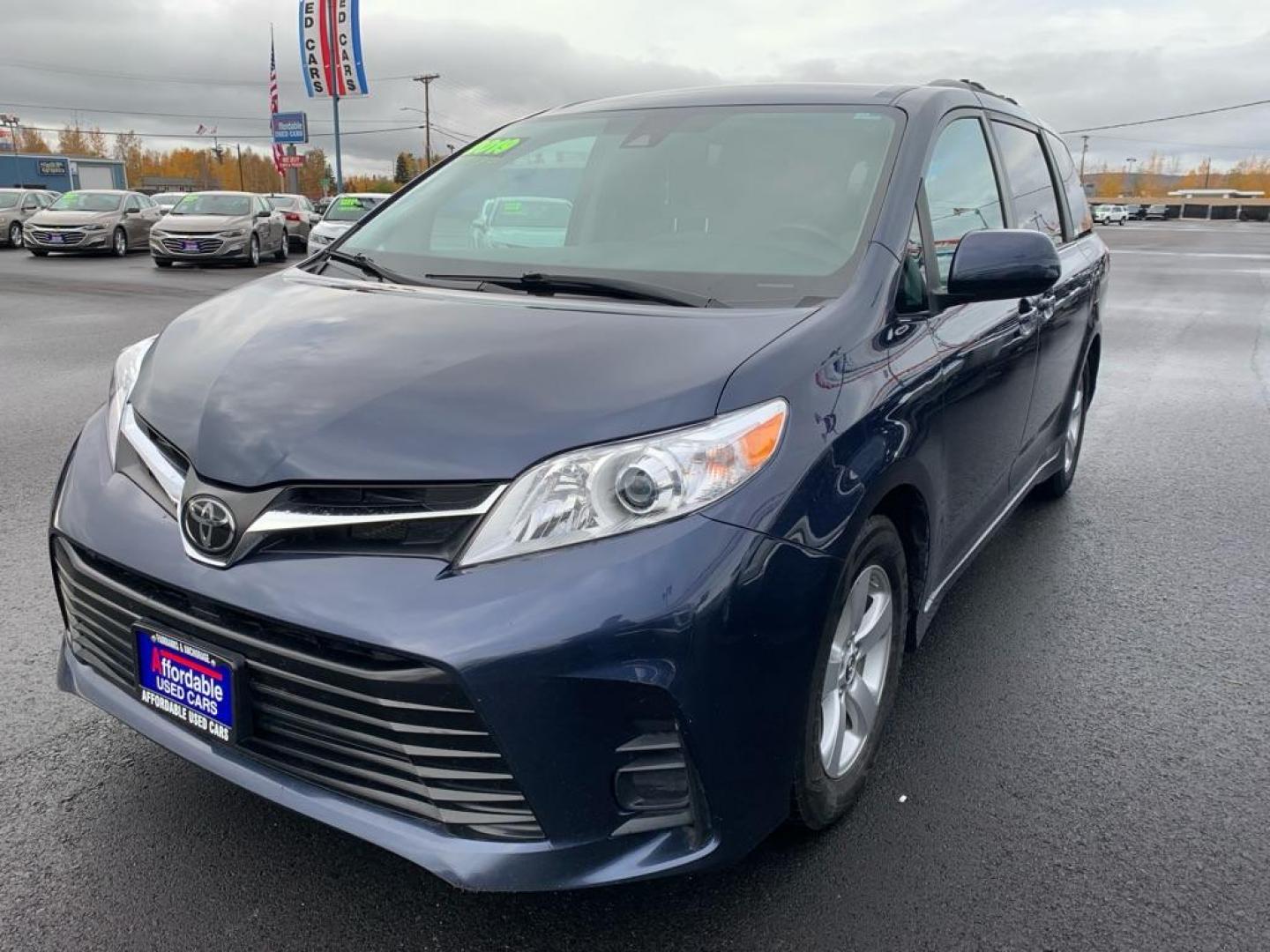 2019 BLUE TOYOTA SIENNA LE (5TDKZ3DC0KS) with an 3.5L engine, Automatic transmission, located at 2525 S. Cushman, Fairbanks, AK, 99701, (907) 452-5707, 64.824036, -147.712311 - Photo#1