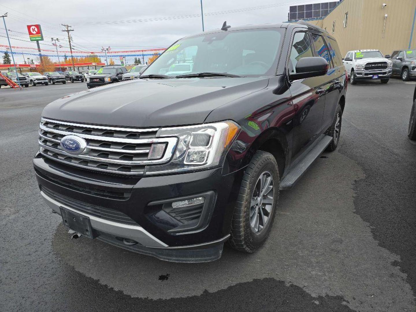 2020 BLACK FORD EXPEDITION XLT (1FMJU1JT0LE) with an 3.5L engine, Automatic transmission, located at 2525 S. Cushman, Fairbanks, AK, 99701, (907) 452-5707, 64.824036, -147.712311 - Photo#1