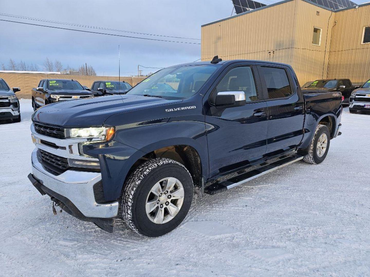 2019 BLUE CHEVROLET SILVERADO 1500 LT (3GCUYDED2KG) with an 5.3L engine, Automatic transmission, located at 2525 S. Cushman, Fairbanks, AK, 99701, (907) 452-5707, 64.824036, -147.712311 - Photo#3