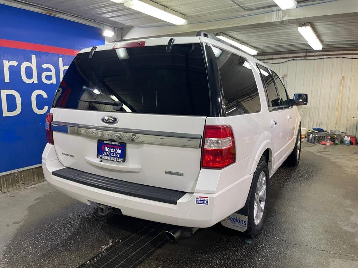 2015 WHITE FORD EXPEDITION LIMITED (1FMJU2AT9FE) with an 3.5L engine, Automatic transmission, located at 2525 S. Cushman, Fairbanks, AK, 99701, (907) 452-5707, 64.824036, -147.712311- Photo#2