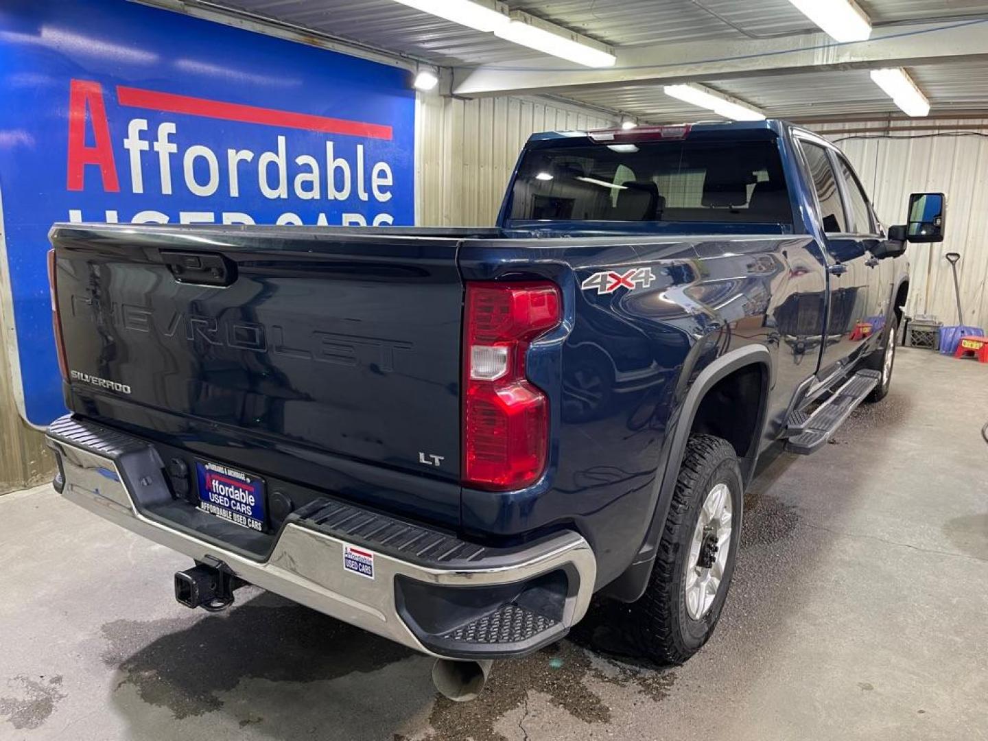 2022 BLUE CHEVROLET SILVERADO 2500 HEAVY DUTY LT (1GC4YNEY1NF) with an 6.6L engine, Automatic transmission, located at 2525 S. Cushman, Fairbanks, AK, 99701, (907) 452-5707, 64.824036, -147.712311 - Photo#2