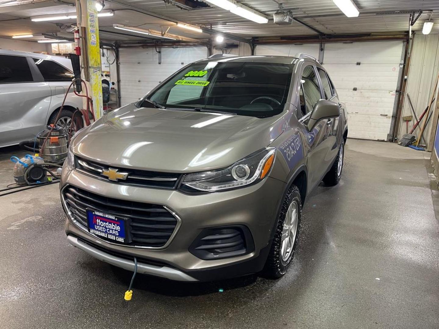 2020 GRAY CHEVROLET TRAX 1LT (KL7CJPSBXLB) with an 1.4L engine, Automatic transmission, located at 2525 S. Cushman, Fairbanks, AK, 99701, (907) 452-5707, 64.824036, -147.712311 - Photo#1