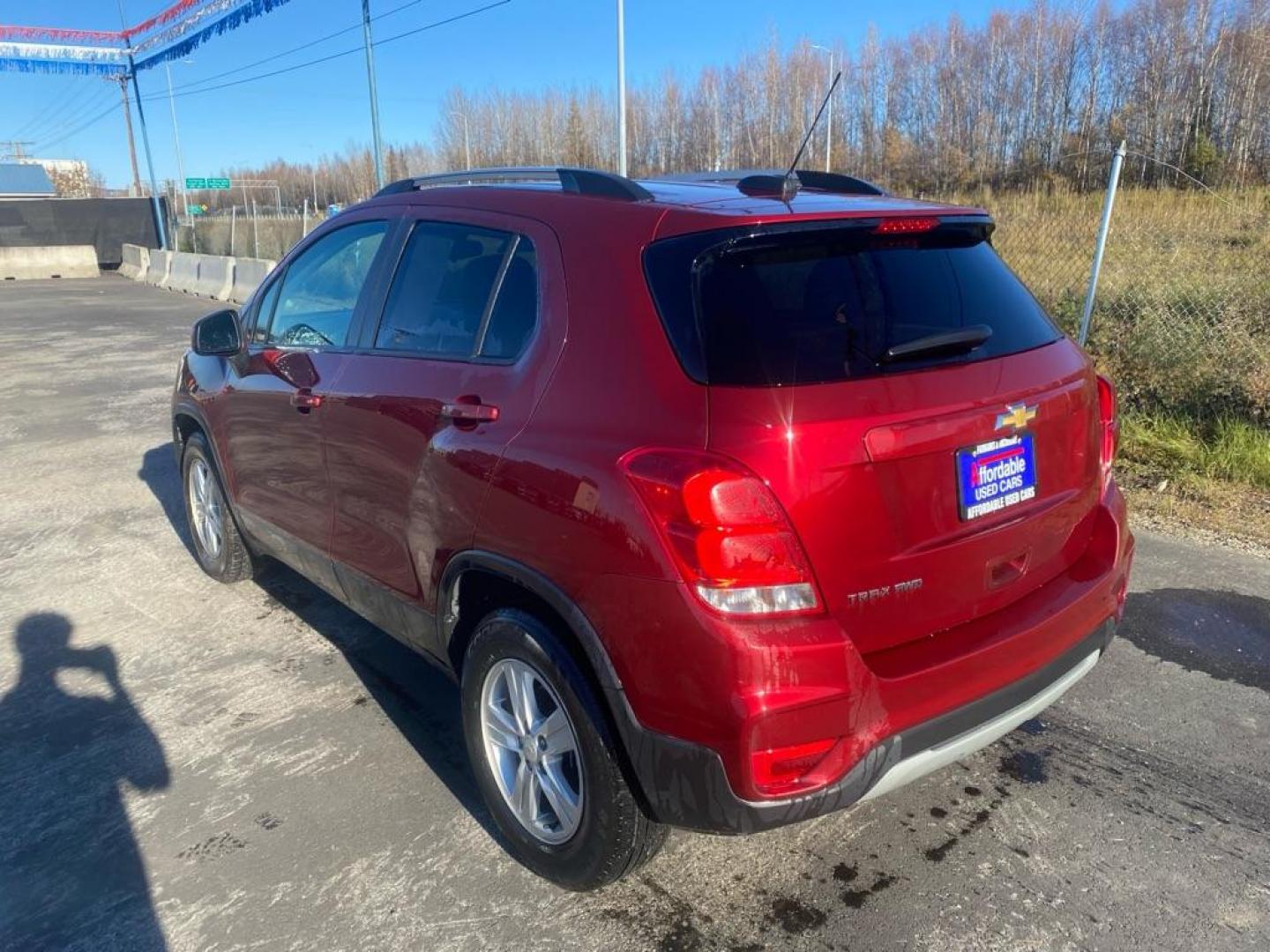 2021 RED CHEVROLET TRAX 1LT (KL7CJPSM2MB) with an 1.4L engine, Automatic transmission, located at 2525 S. Cushman, Fairbanks, AK, 99701, (907) 452-5707, 64.824036, -147.712311 - Photo#3