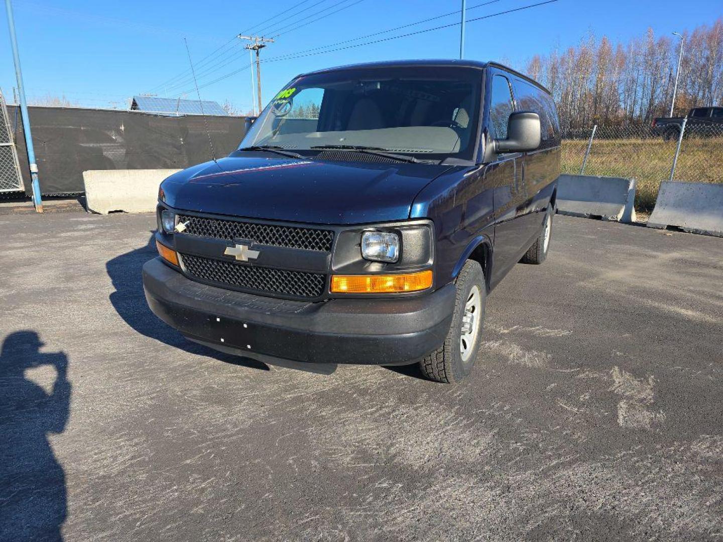 2013 BLUE CHEVROLET EXPRESS G1500 (1GCSHAF42D1) with an 5.3L engine, Automatic transmission, located at 2525 S. Cushman, Fairbanks, AK, 99701, (907) 452-5707, 64.824036, -147.712311 - Photo#4