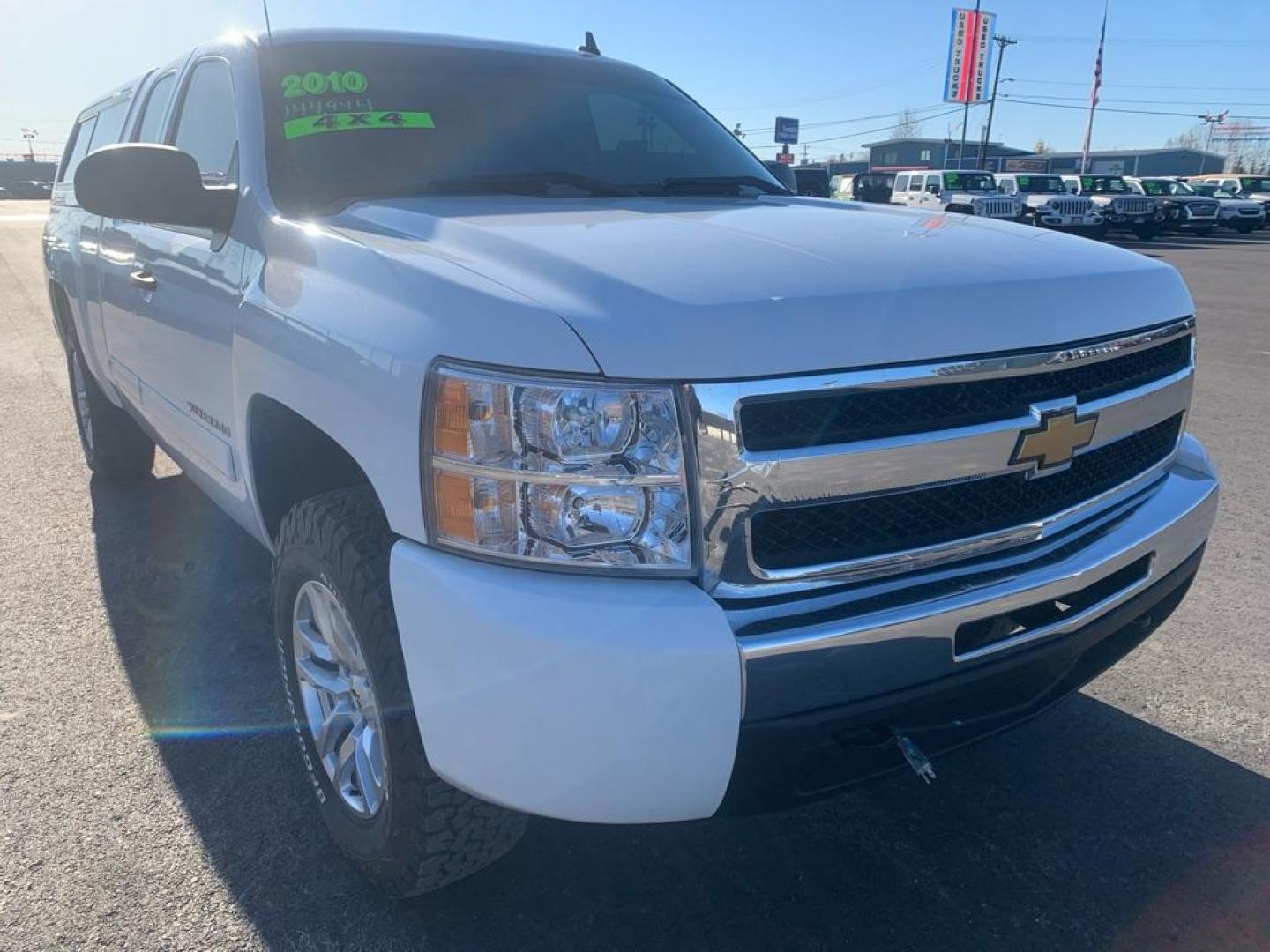 2010 WHITE CHEVROLET SILVERADO 1500 LT (1GCSKSE33AZ) with an 5.3L engine, Automatic transmission, located at 2525 S. Cushman, Fairbanks, AK, 99701, (907) 452-5707, 64.824036, -147.712311 - Photo#0