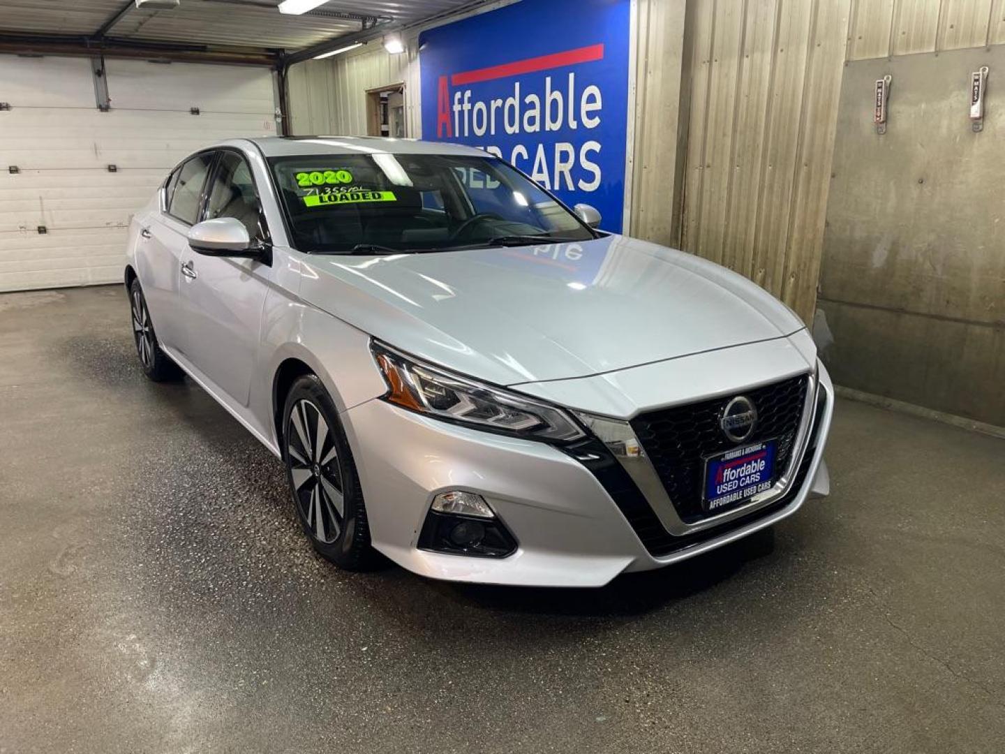 2020 SILVER NISSAN ALTIMA SL (1N4BL4EV3LC) with an 2.5L engine, Continuously Variable transmission, located at 2525 S. Cushman, Fairbanks, AK, 99701, (907) 452-5707, 64.824036, -147.712311 - Photo#0