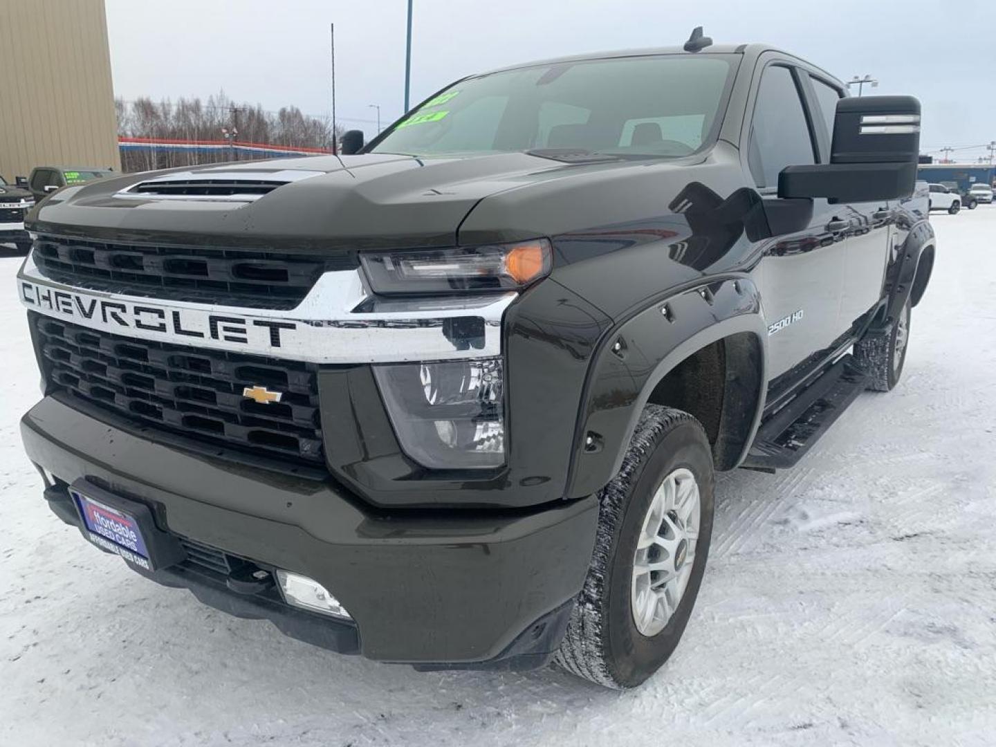 2022 GREEN CHEVROLET SILVERADO 2500 HEAVY DUTY LT (1GC4YNE73NF) with an 6.6L engine, Automatic transmission, located at 2525 S. Cushman, Fairbanks, AK, 99701, (907) 452-5707, 64.824036, -147.712311 - Photo#1