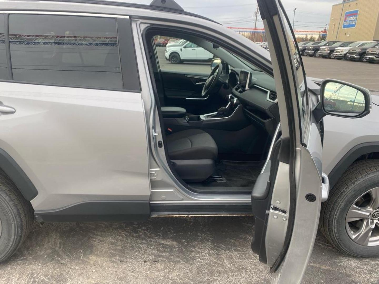 2023 SILVER TOYOTA RAV4 XLE (2T3P1RFV4PW) with an 2.5L engine, Automatic transmission, located at 2525 S. Cushman, Fairbanks, AK, 99701, (907) 452-5707, 64.824036, -147.712311 - Photo#4