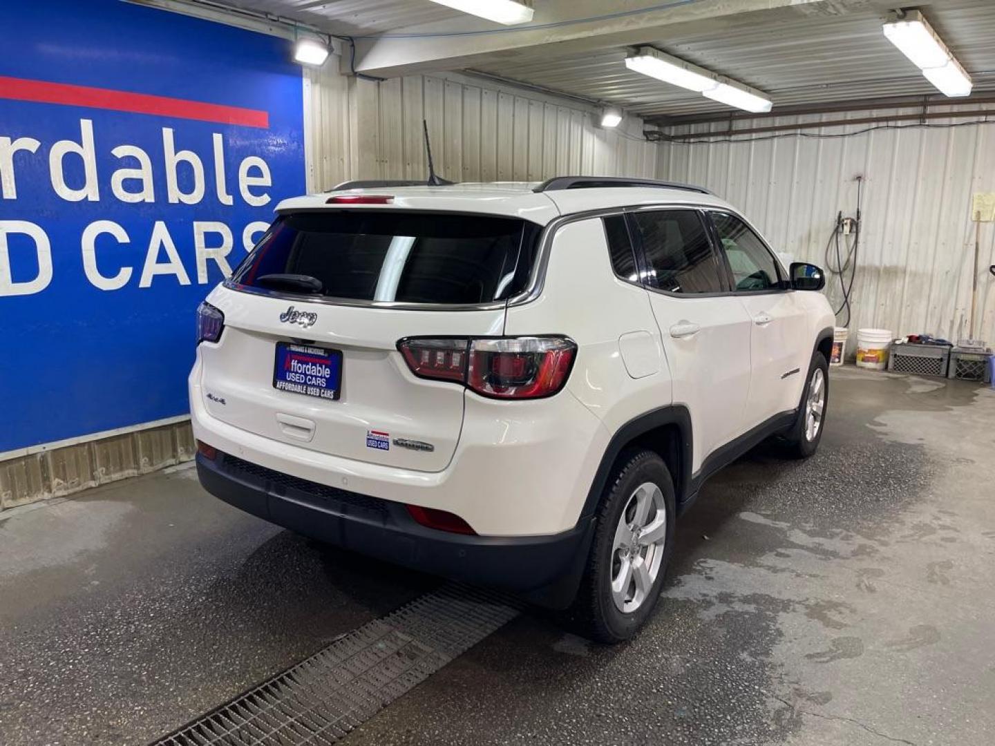 2020 WHITE JEEP COMPASS LATITUDE (3C4NJDBB8LT) with an 2.4L engine, Automatic transmission, located at 2525 S. Cushman, Fairbanks, AK, 99701, (907) 452-5707, 64.824036, -147.712311 - Photo#2