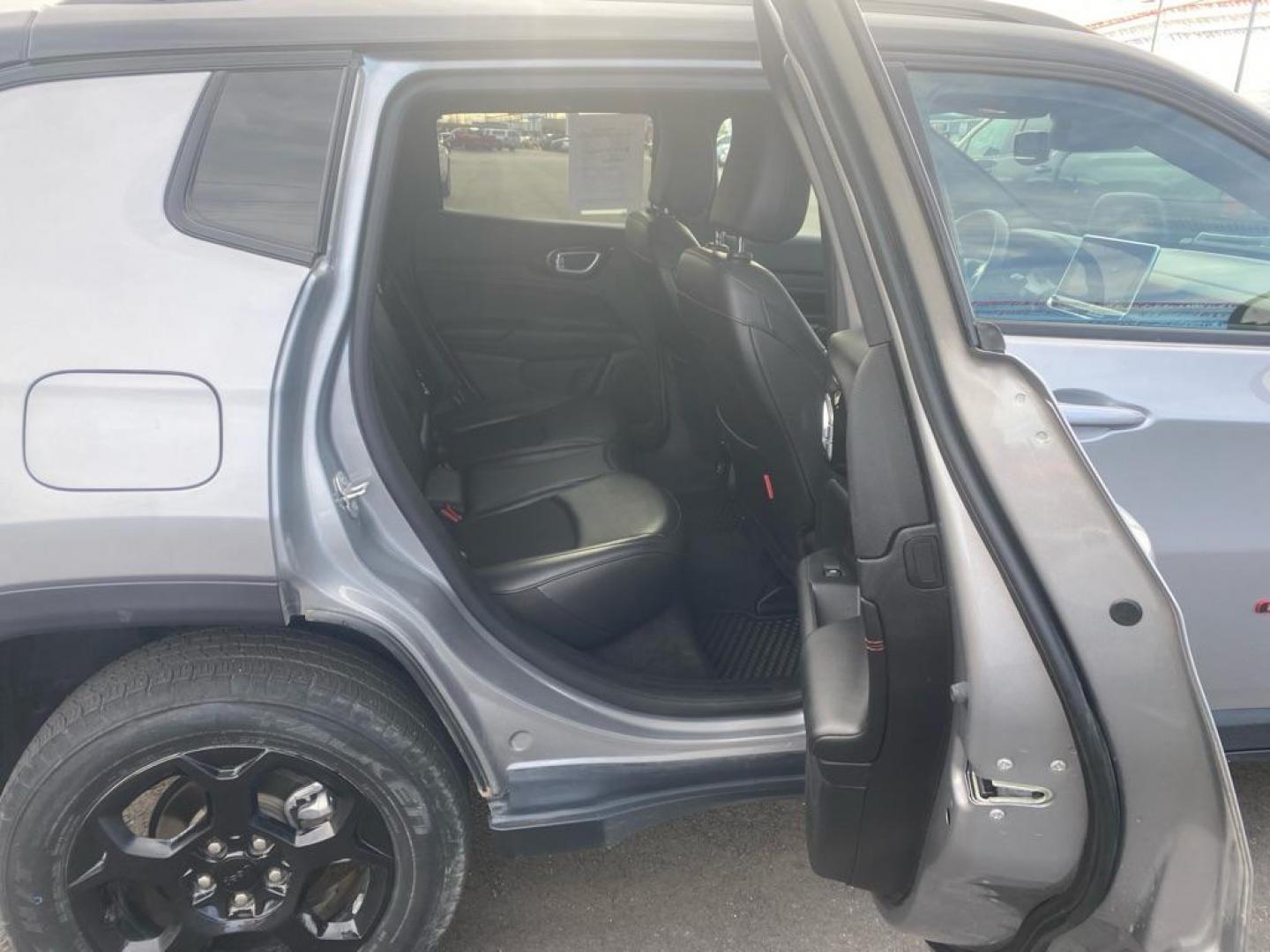 2023 SILVER JEEP COMPASS TRAILHAWK (3C4NJDDN1PT) with an 2.0L engine, Automatic transmission, located at 2525 S. Cushman, Fairbanks, AK, 99701, (907) 452-5707, 64.824036, -147.712311 - Photo#5