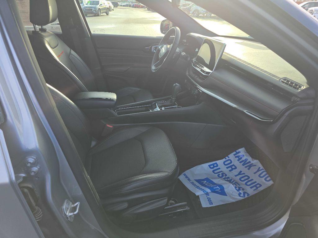 photo of 2023 JEEP COMPASS TRAILHAWK