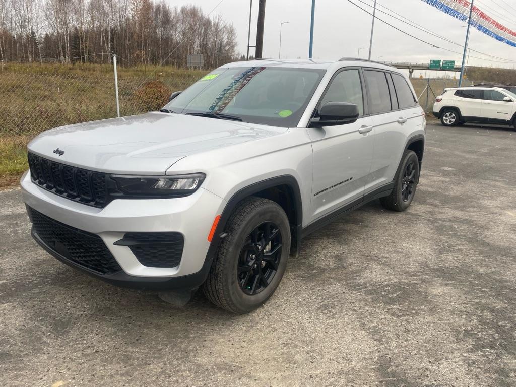 photo of 2024 JEEP GRAND CHEROKEE ALTITUDE