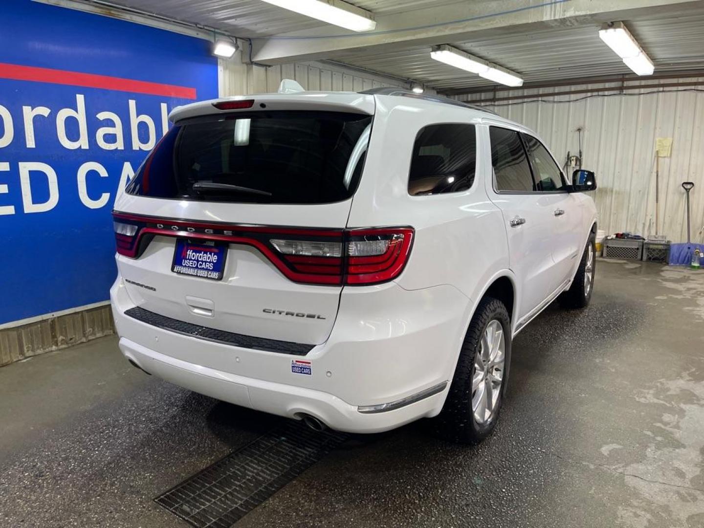 2019 WHITE DODGE DURANGO CITADEL (1C4RDJEG0KC) with an 3.6L engine, Automatic transmission, located at 2525 S. Cushman, Fairbanks, AK, 99701, (907) 452-5707, 64.824036, -147.712311 - Photo#2