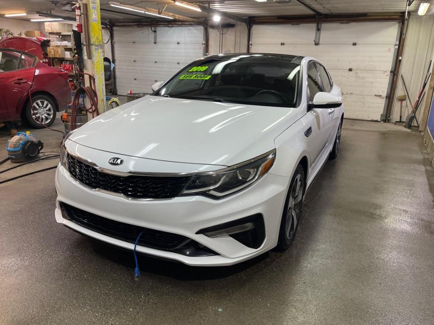 2019 WHITE KIA OPTIMA LX (5XXGT4L37KG) with an 2.4L engine, Automatic transmission, located at 2525 S. Cushman, Fairbanks, AK, 99701, (907) 452-5707, 64.824036, -147.712311 - Photo#1