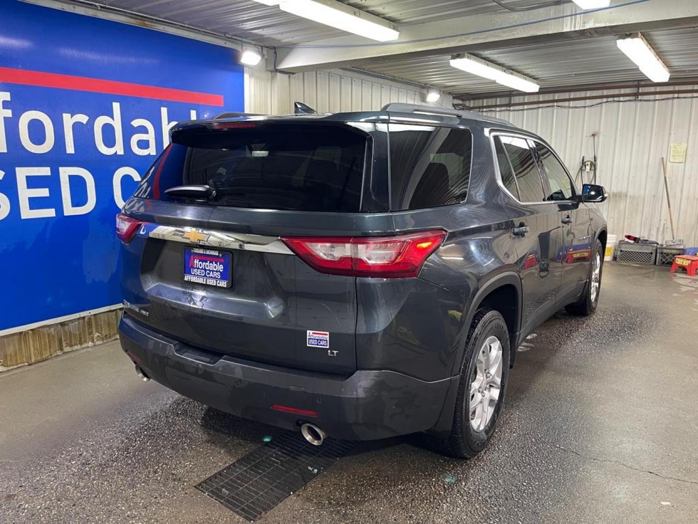 2021 GRAY CHEVROLET TRAVERSE LT (1GNEVGKW4MJ) with an 3.6L engine, Automatic transmission, located at 2525 S. Cushman, Fairbanks, AK, 99701, (907) 452-5707, 64.824036, -147.712311 - Photo#2