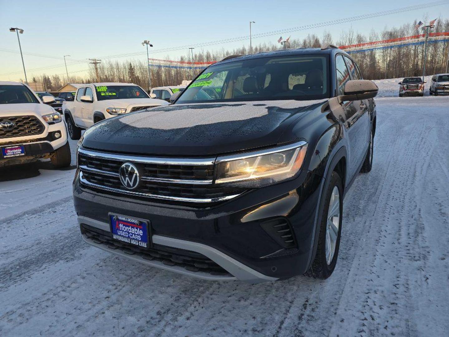 2021 BLACK VOLKSWAGEN ATLAS SE (1V2HR2CA3MC) with an 3.6L engine, Automatic transmission, located at 2525 S. Cushman, Fairbanks, AK, 99701, (907) 452-5707, 64.824036, -147.712311 - Photo#1