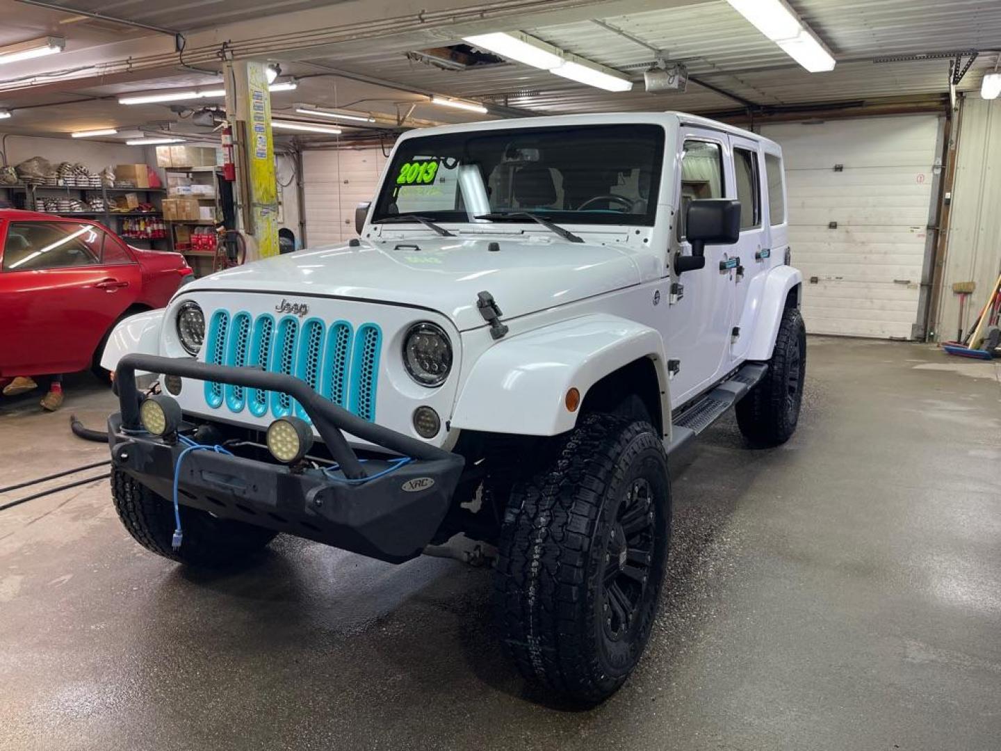 2013 WHITE JEEP WRANGLER UNLIMI SAHARA (1C4BJWEG2DL) with an 3.6L engine, Automatic transmission, located at 2525 S. Cushman, Fairbanks, AK, 99701, (907) 452-5707, 64.824036, -147.712311 - Photo#1