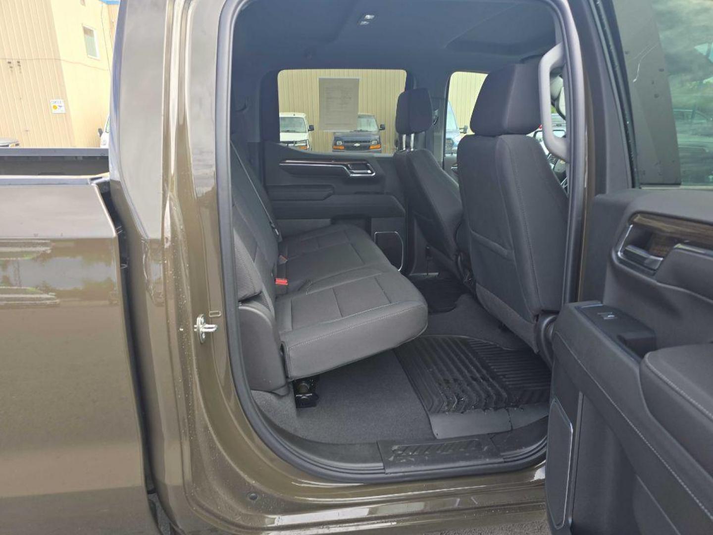 2023 BROWN CHEVROLET SILVERADO 1500 LT (1GCUDDED9PZ) with an 5.3L engine, Automatic transmission, located at 2525 S. Cushman, Fairbanks, AK, 99701, (907) 452-5707, 64.824036, -147.712311 - Photo#4
