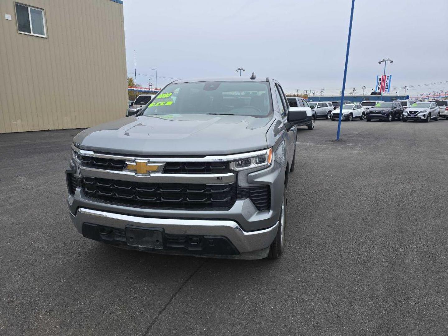 2023 SILVER CHEVROLET SILVERADO 1500 LT (1GCUDDED3PZ) with an 5.3L engine, Automatic transmission, located at 2525 S. Cushman, Fairbanks, AK, 99701, (907) 452-5707, 64.824036, -147.712311 - Photo#0